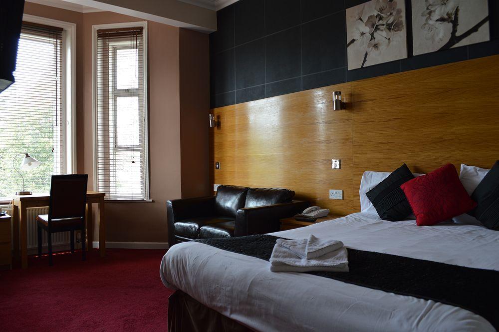 Oyo Kingsley Hotel บอร์นมัธ ภายนอก รูปภาพ