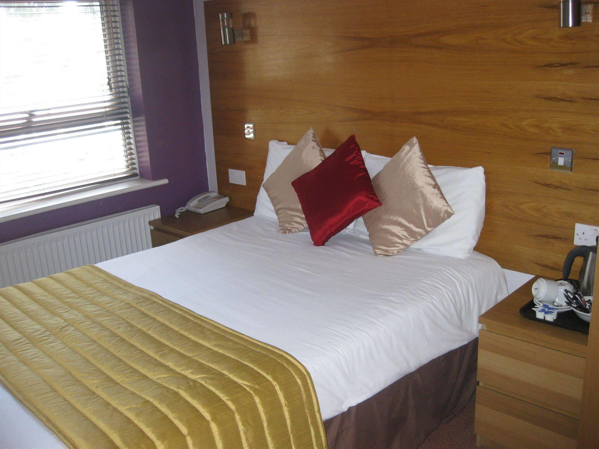 Oyo Kingsley Hotel บอร์นมัธ ภายนอก รูปภาพ